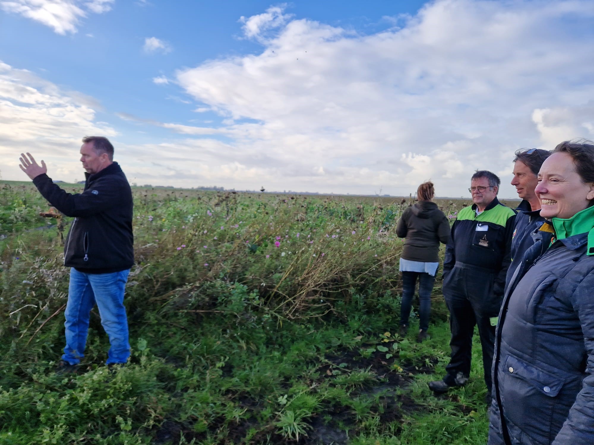 Uitleg in land EdM boeren baggerspuit Lennard van Leeuwen